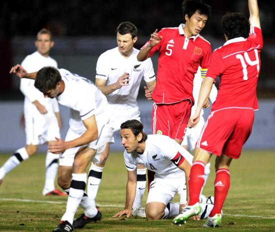 中国男足vs新西兰足球