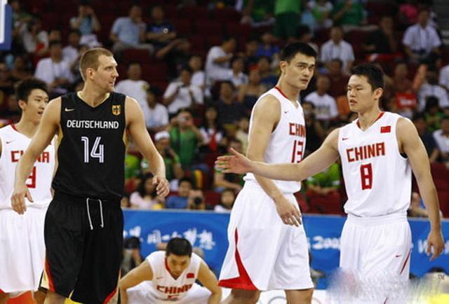 08年中国男篮vs德国诺维斯基的相关图片