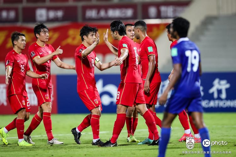中国vs马尔代夫DS足球的相关图片
