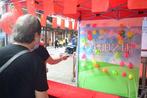 中国气球vs飞镖比赛的相关图片
