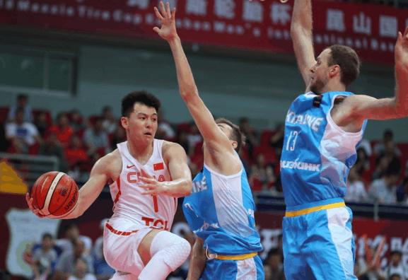 中国男篮vs乌克兰队比赛的相关图片