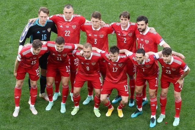 丹麦队vs俄罗斯队谁开球厉害的相关图片